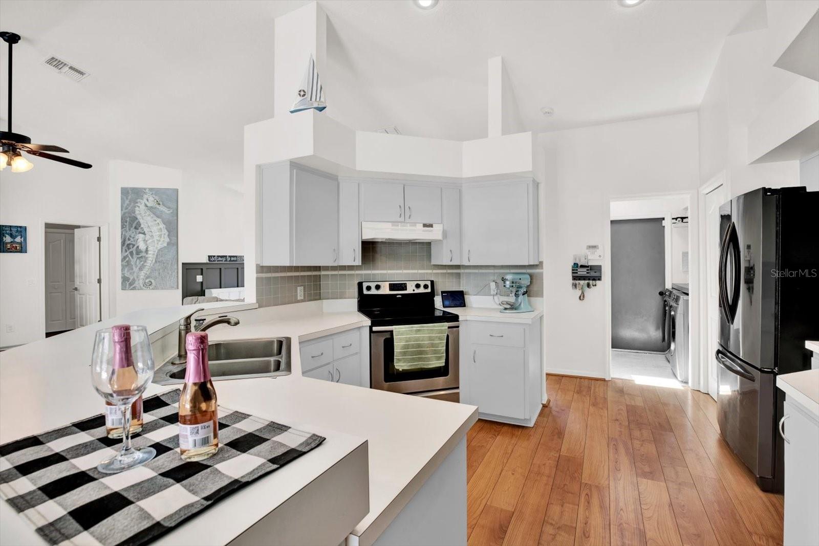 Listing photo id 4 for 2454 Shadecrest Road