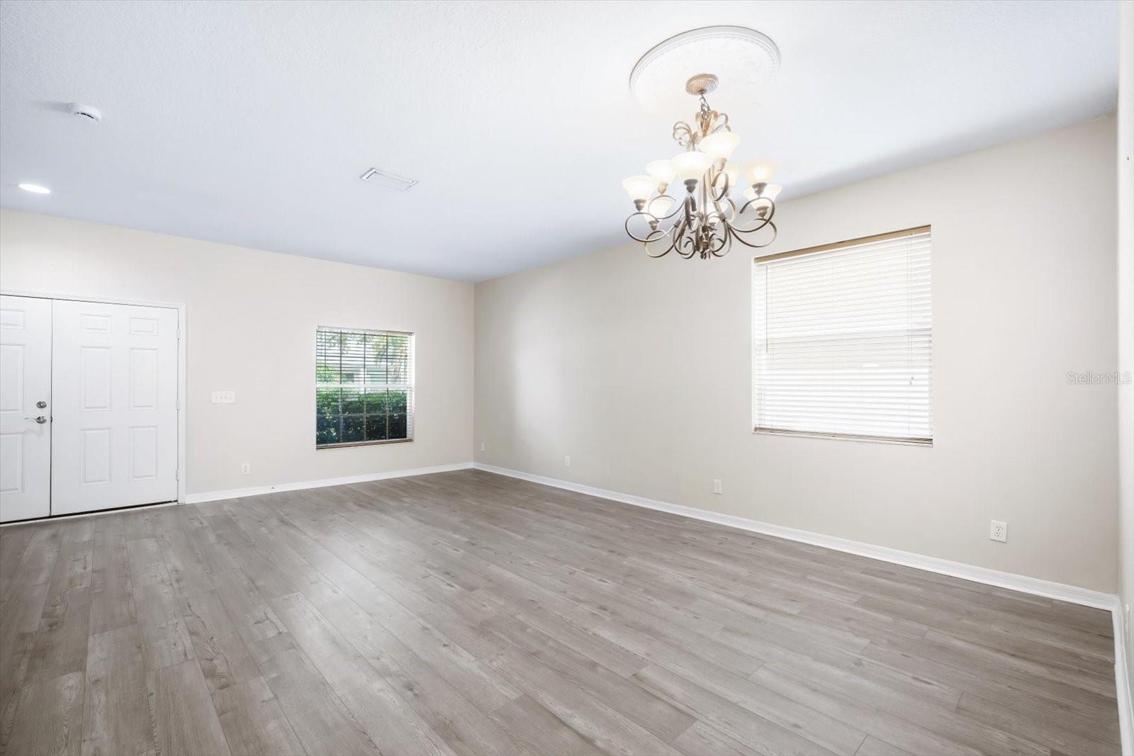 Image 4 of 33 For 11132 Creek Haven Drive