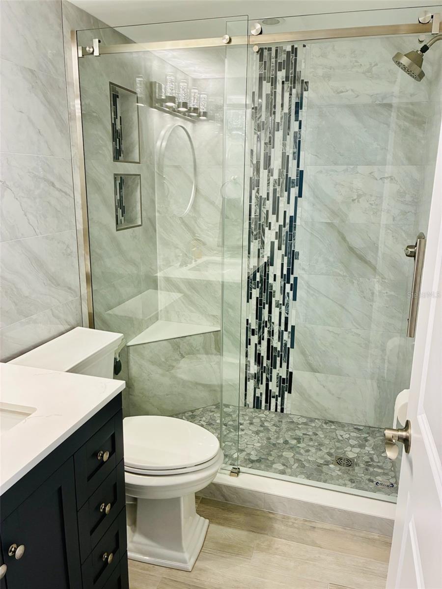 Image 6 of 36 For 9715 Harrell Avenue 5