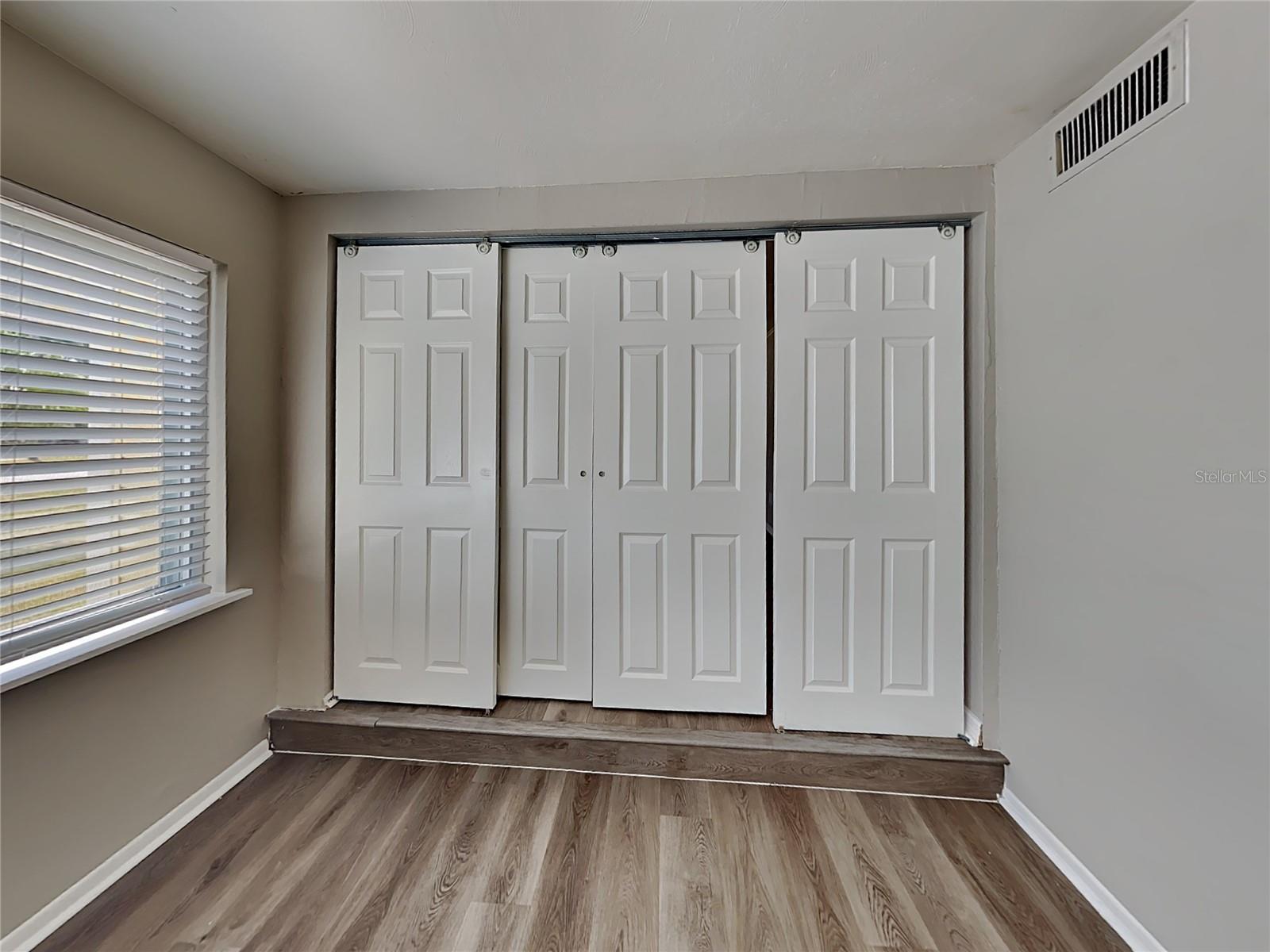 Image 10 of 17 For 502 Chestnut Street