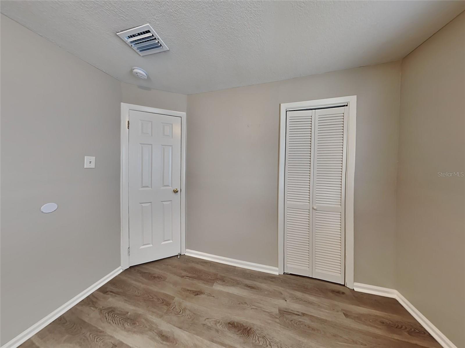 Image 11 of 17 For 502 Chestnut Street