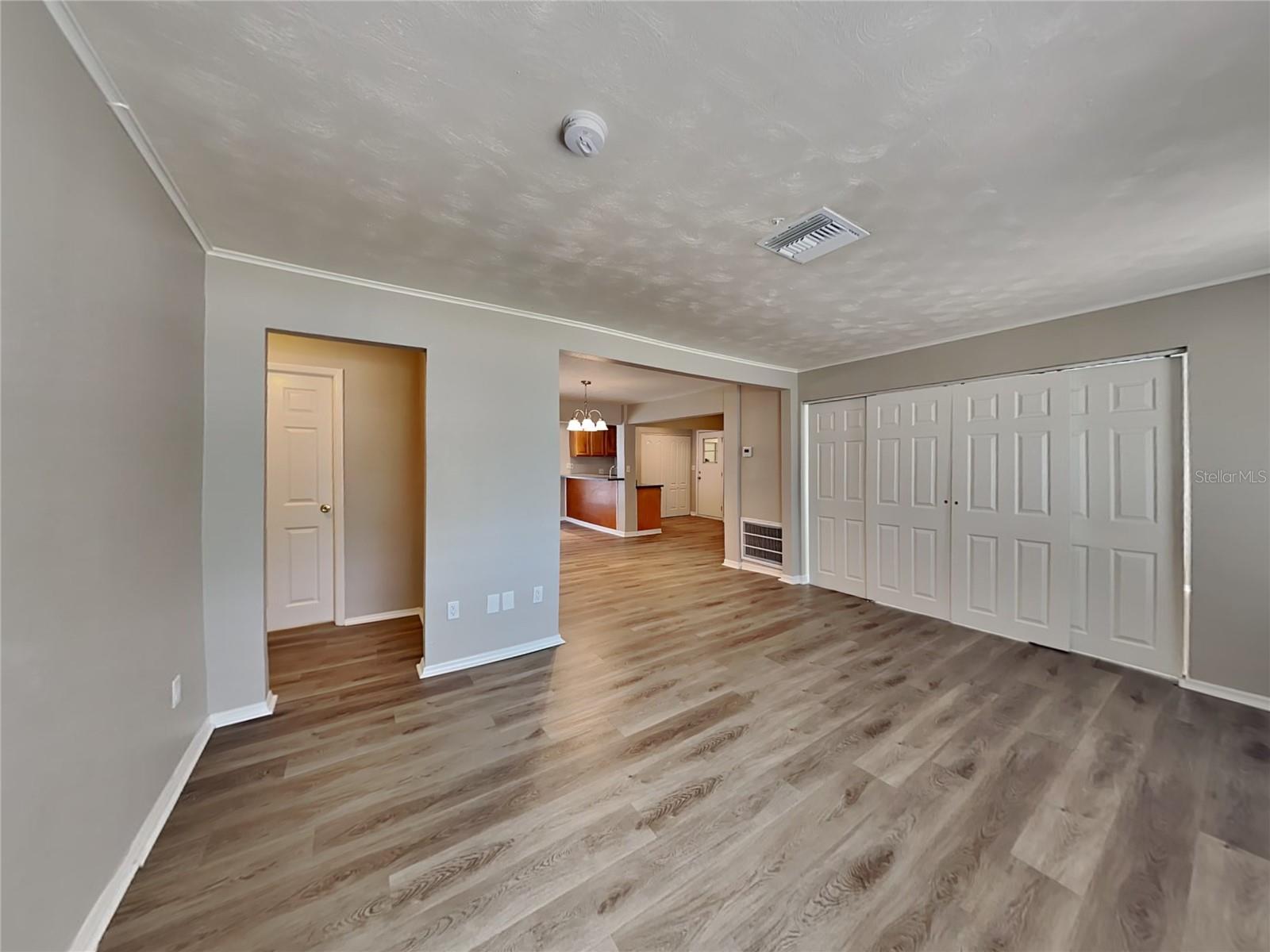 Image 2 of 17 For 502 Chestnut Street