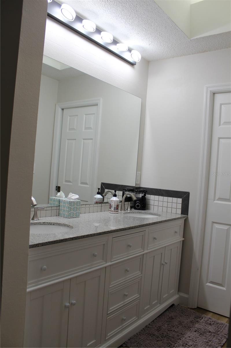 Image 19 of 21 For 4206 Revere Circle
