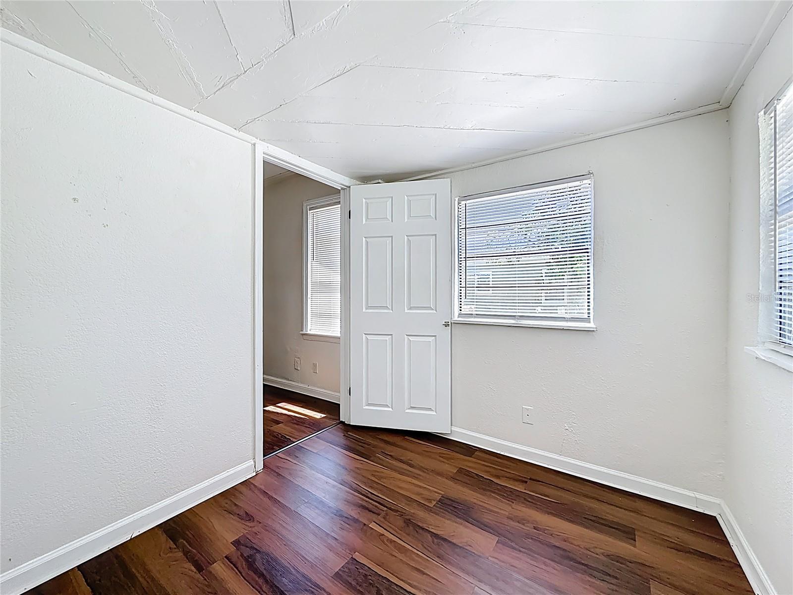 Image 38 of 70 For 1011 Newton Avenue S