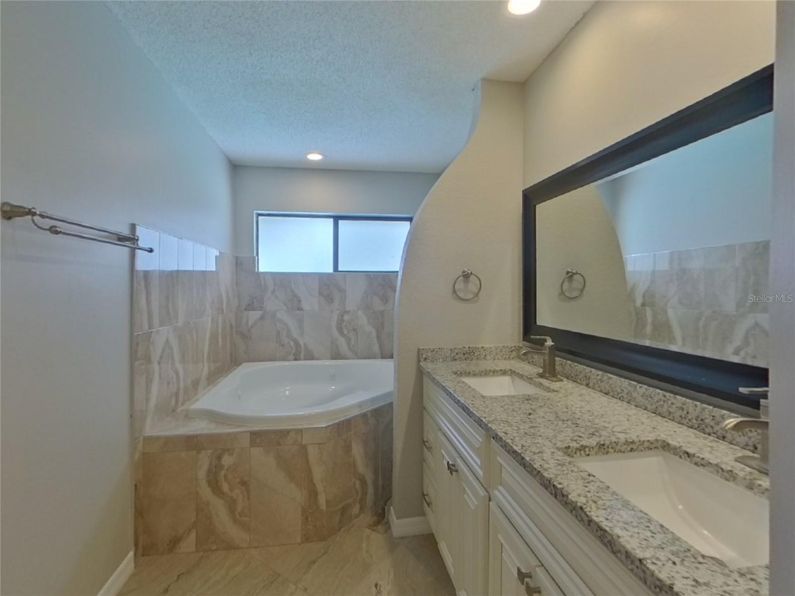 Image 11 of 25 For 9542 Pebble Glen Avenue