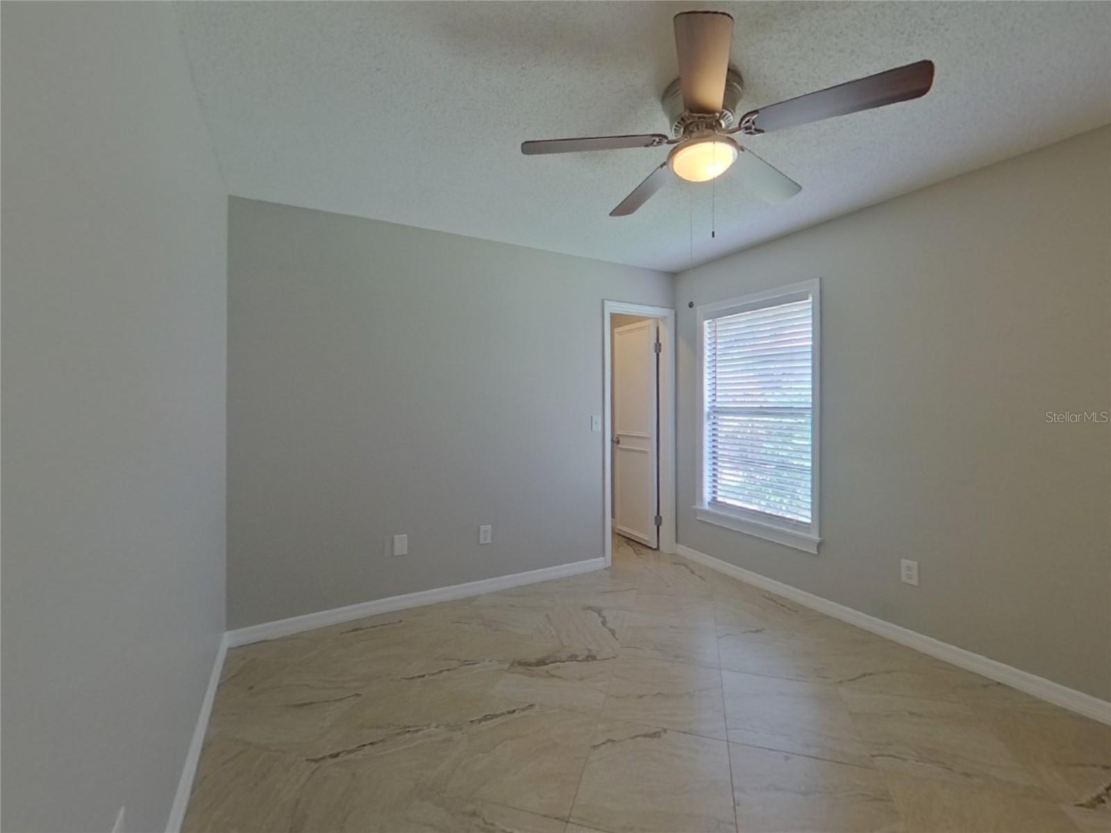 Image 17 of 25 For 9542 Pebble Glen Avenue