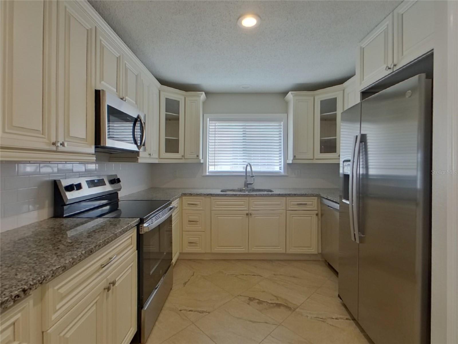 Image 7 of 25 For 9542 Pebble Glen Avenue