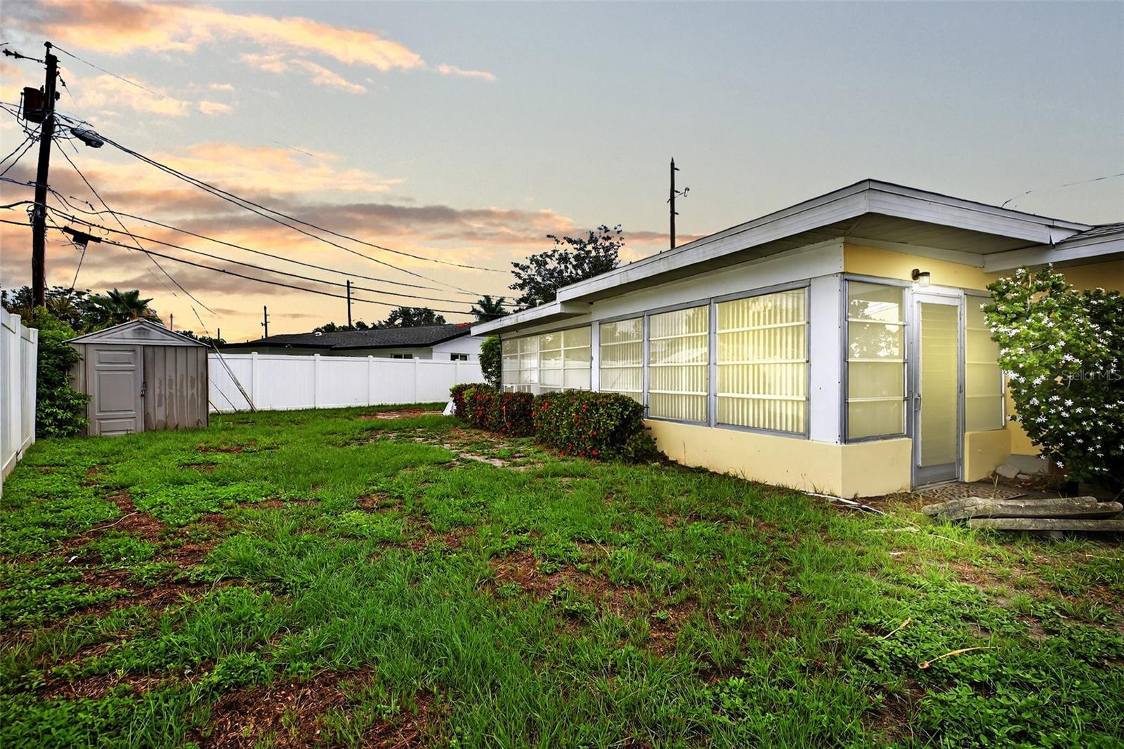 Image 26 of 33 For 9120 108th Street