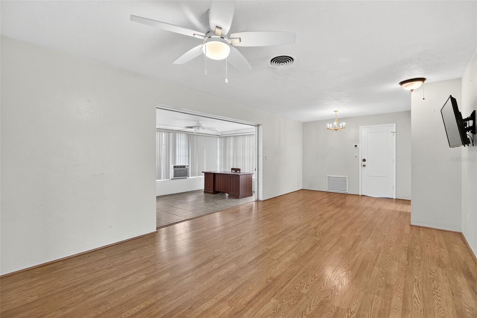 Image 5 of 33 For 9120 108th Street
