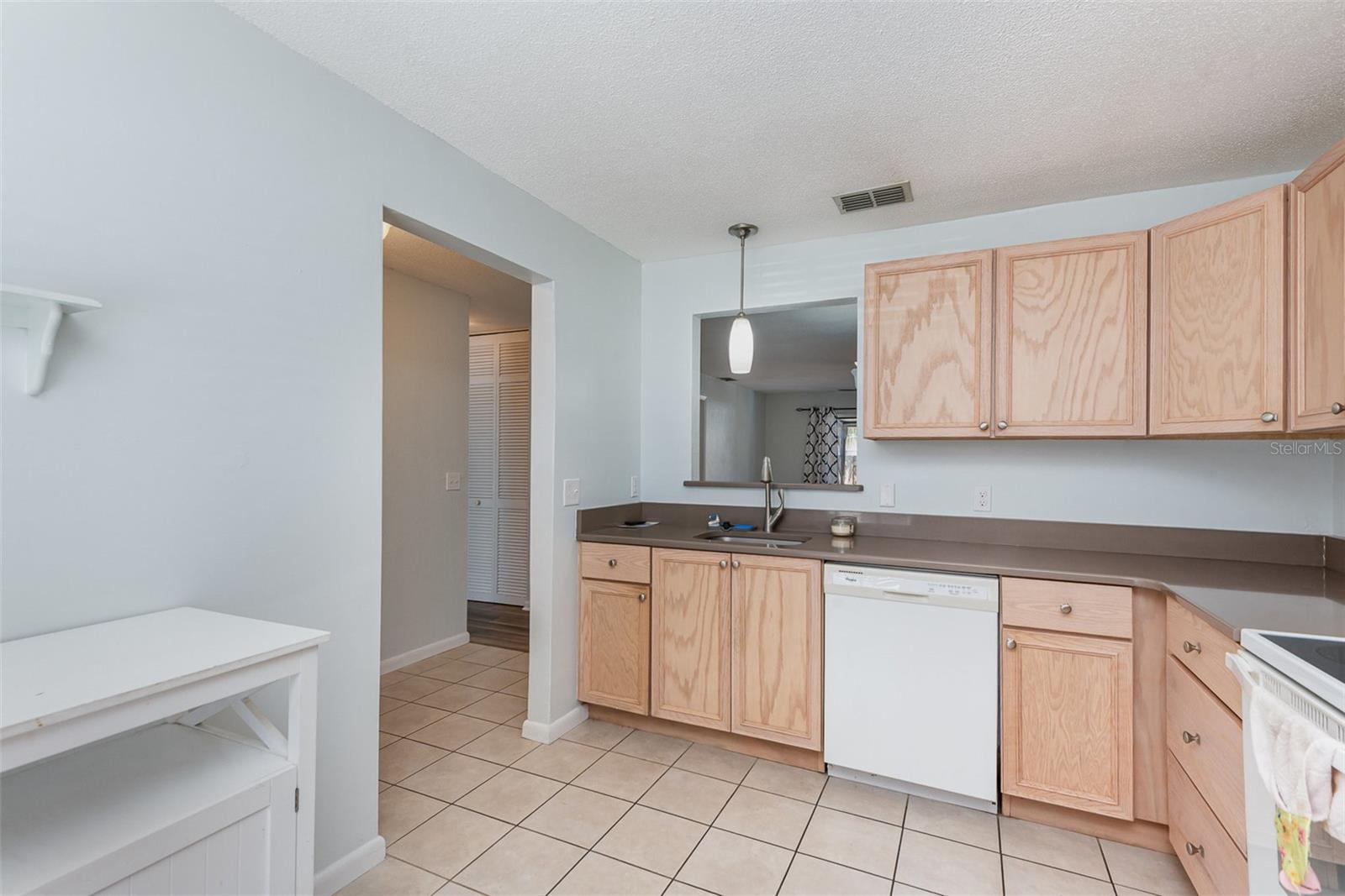 Image 12 of 29 For 89 Fremont Avenue 504