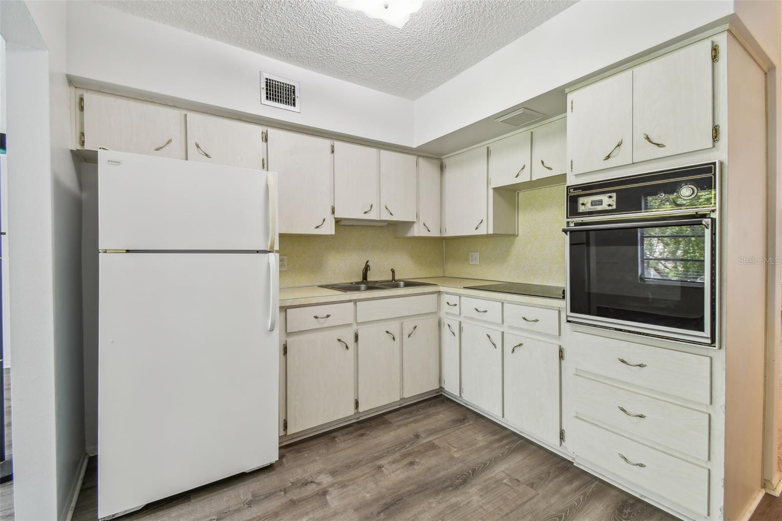 Image 11 of 55 For 2310 Denmark Street 34