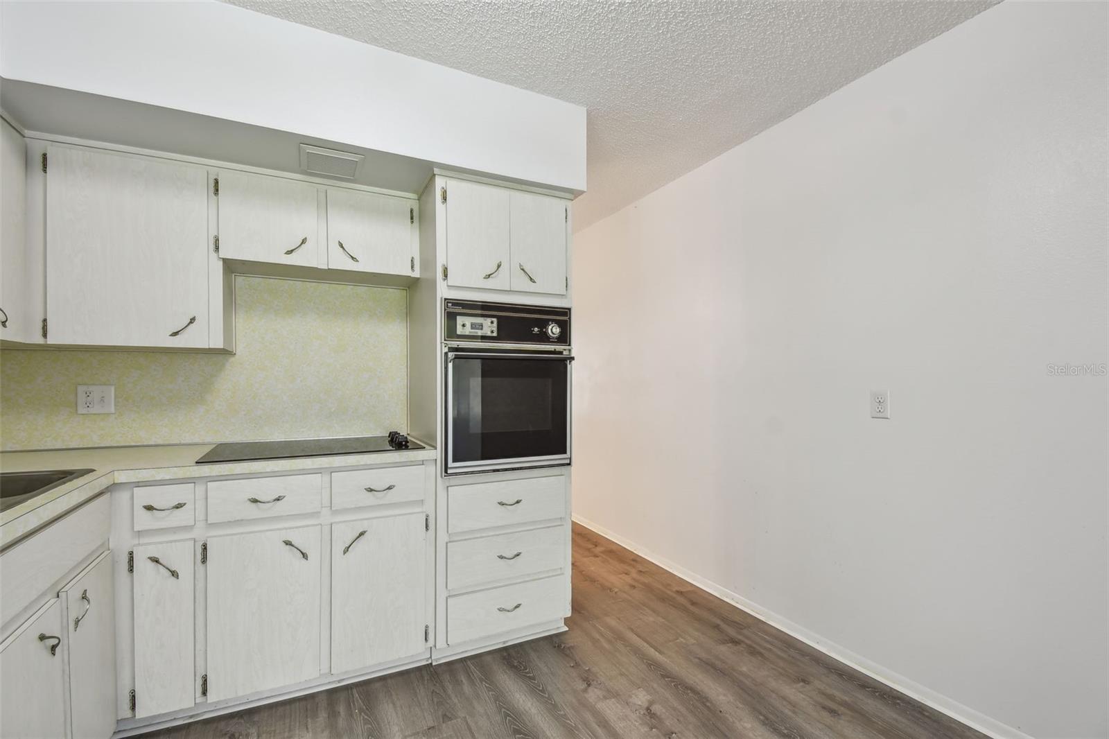 Image 13 of 55 For 2310 Denmark Street 34