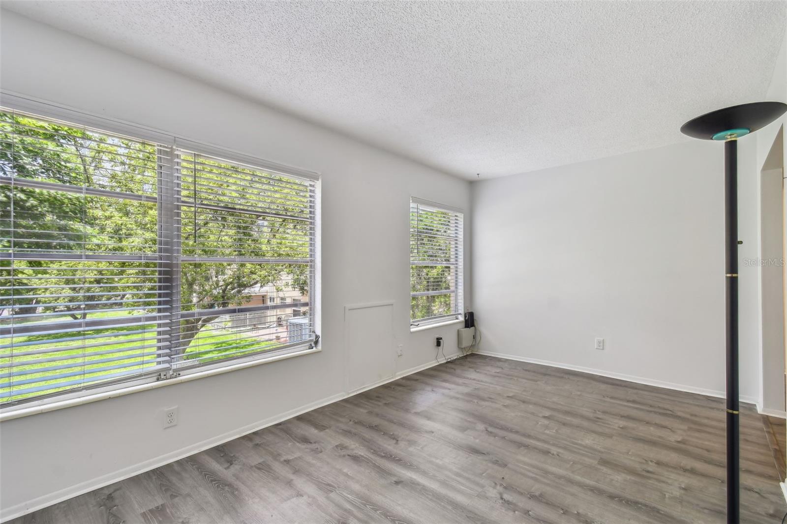 Image 17 of 55 For 2310 Denmark Street 34