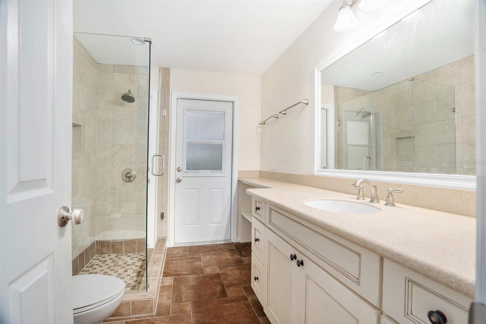 Image 25 of 33 For 13310 Golf Crest Circle