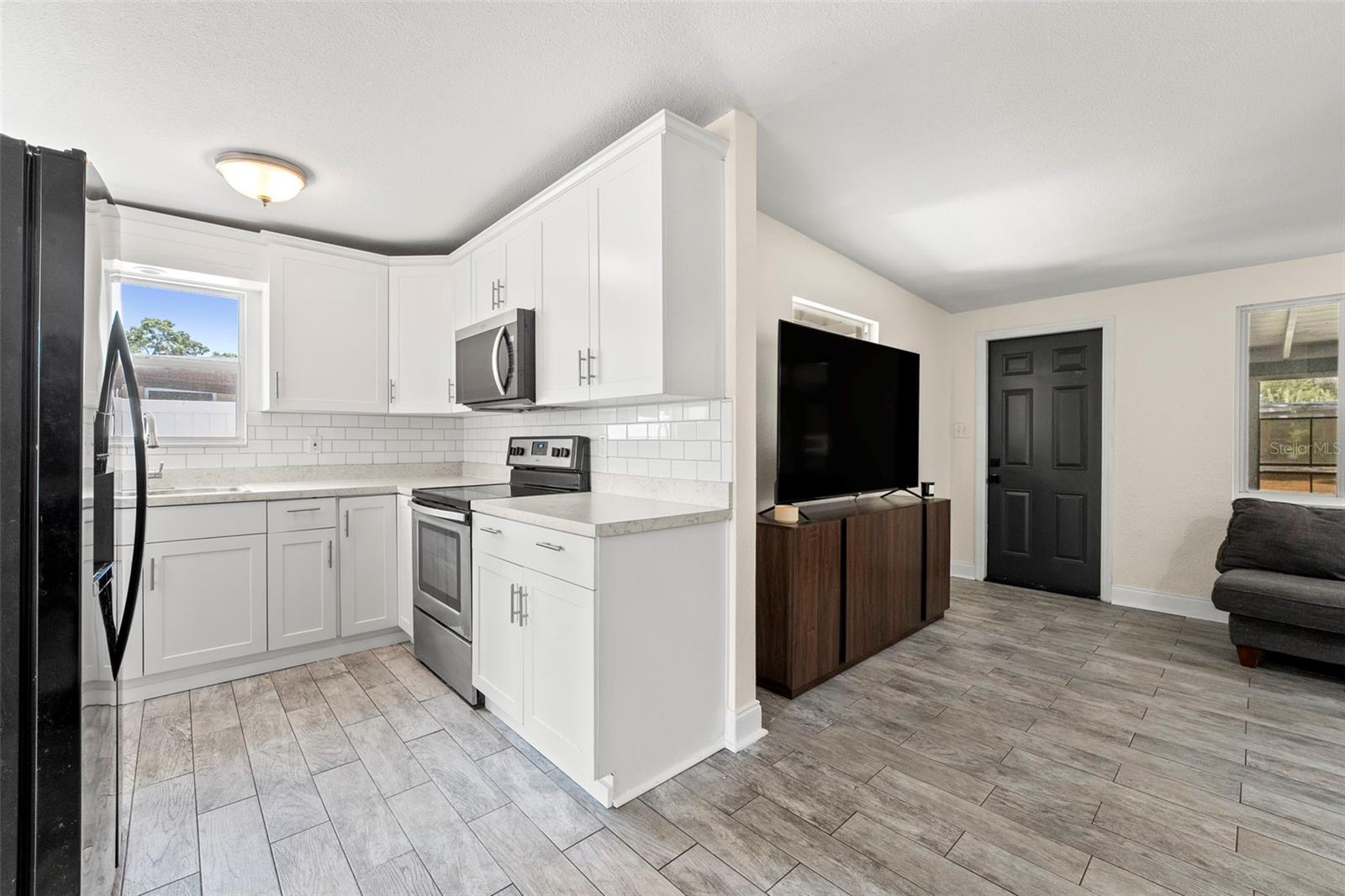 Image 10 of 30 For 11829 104th Street