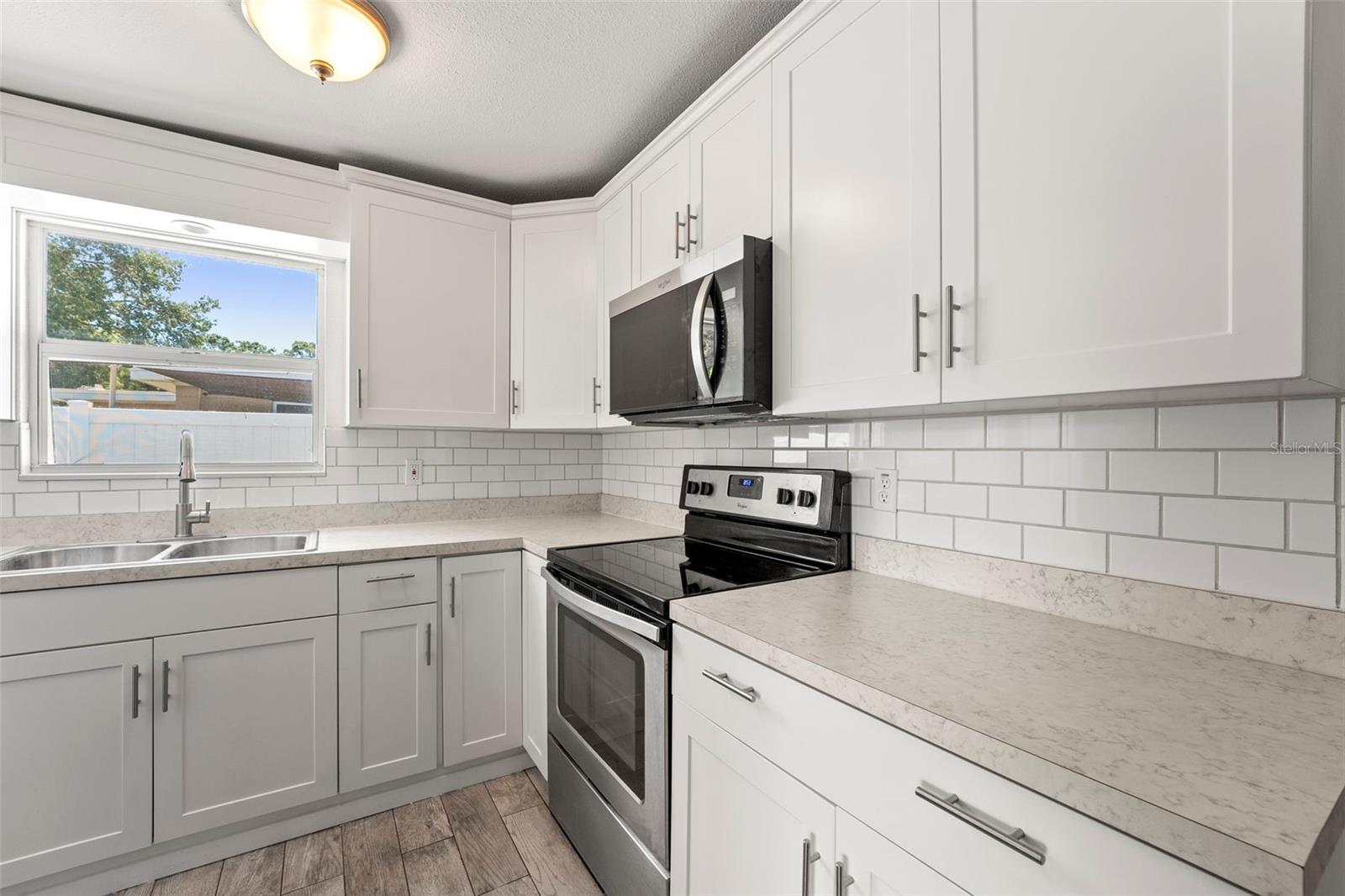 Image 12 of 30 For 11829 104th Street