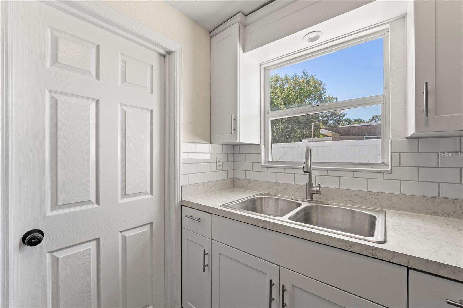 Image 13 of 30 For 11829 104th Street