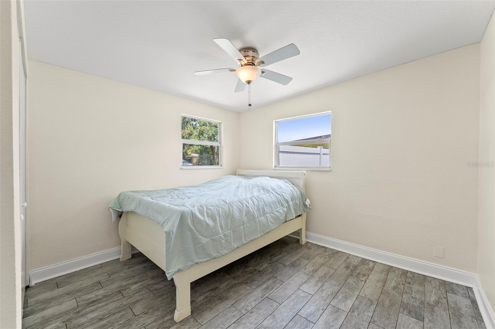 Image 16 of 30 For 11829 104th Street