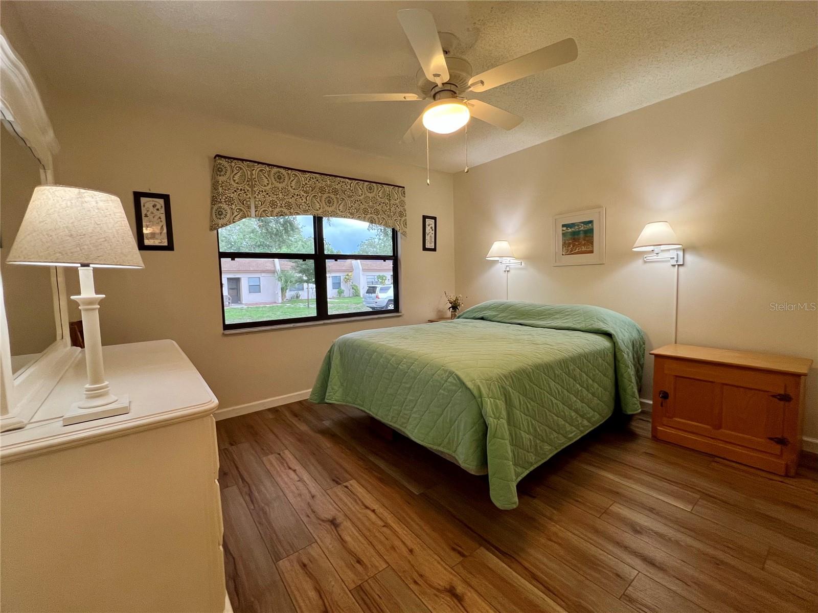 Listing photo id 9 for 1286 Mission Hills Boulevard