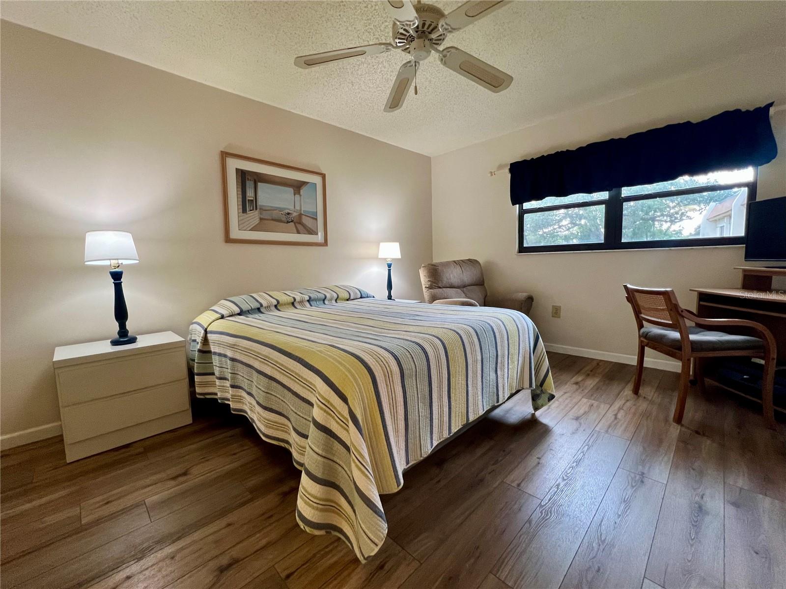 Listing photo id 12 for 1286 Mission Hills Boulevard