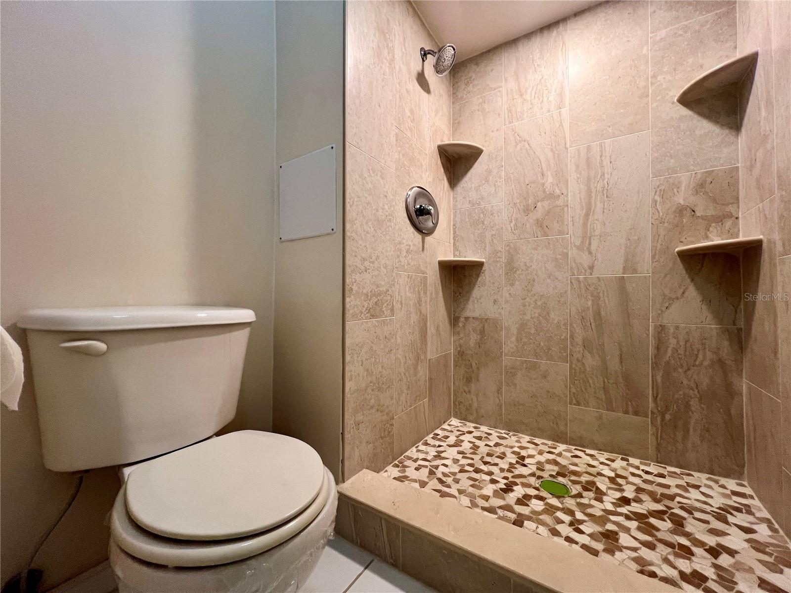Listing photo id 15 for 1286 Mission Hills Boulevard