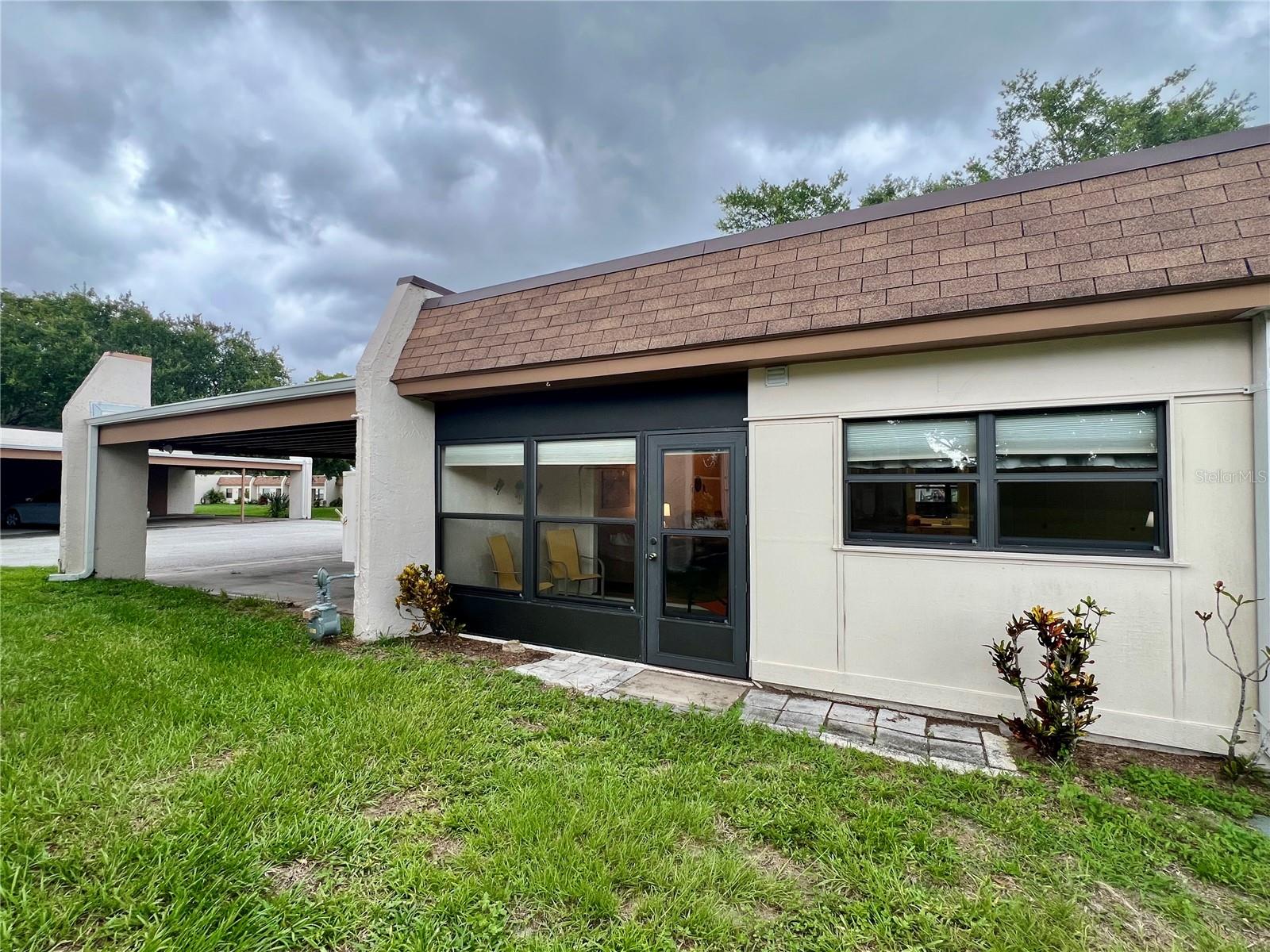 Listing photo id 16 for 1286 Mission Hills Boulevard