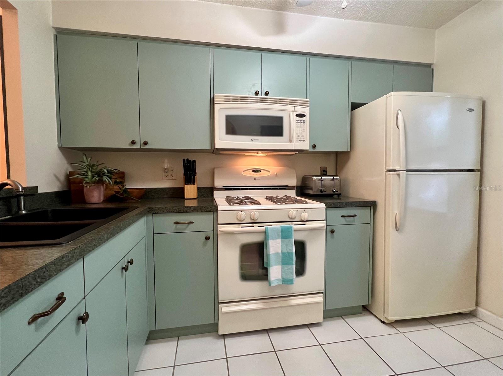 Listing photo id 0 for 1286 Mission Hills Boulevard