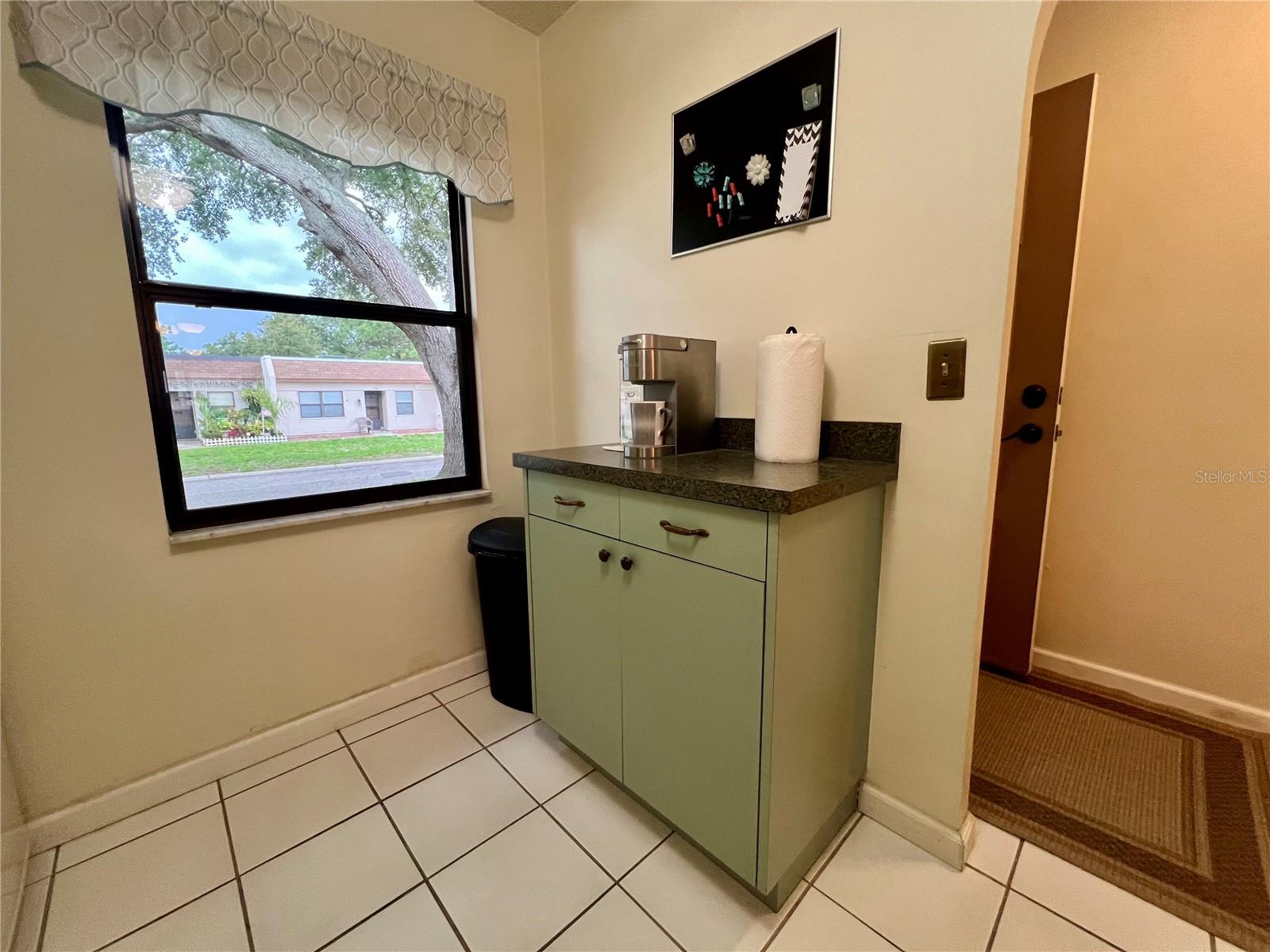 Listing photo id 2 for 1286 Mission Hills Boulevard
