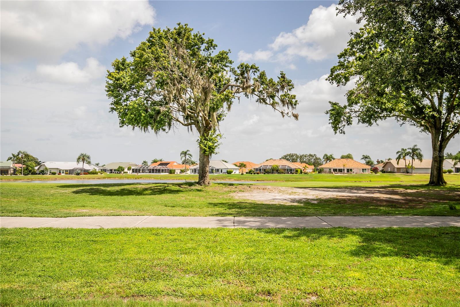 Image 36 of 49 For 2221 Platinum Drive