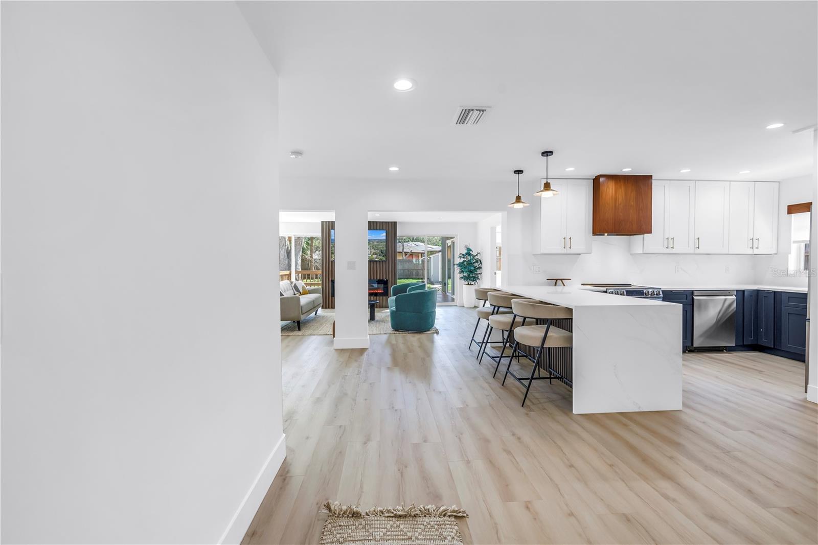 Image 10 of 57 For 412 Mira Vista Drive