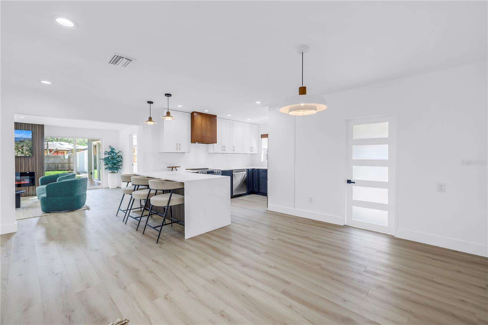 Image 11 of 57 For 412 Mira Vista Drive
