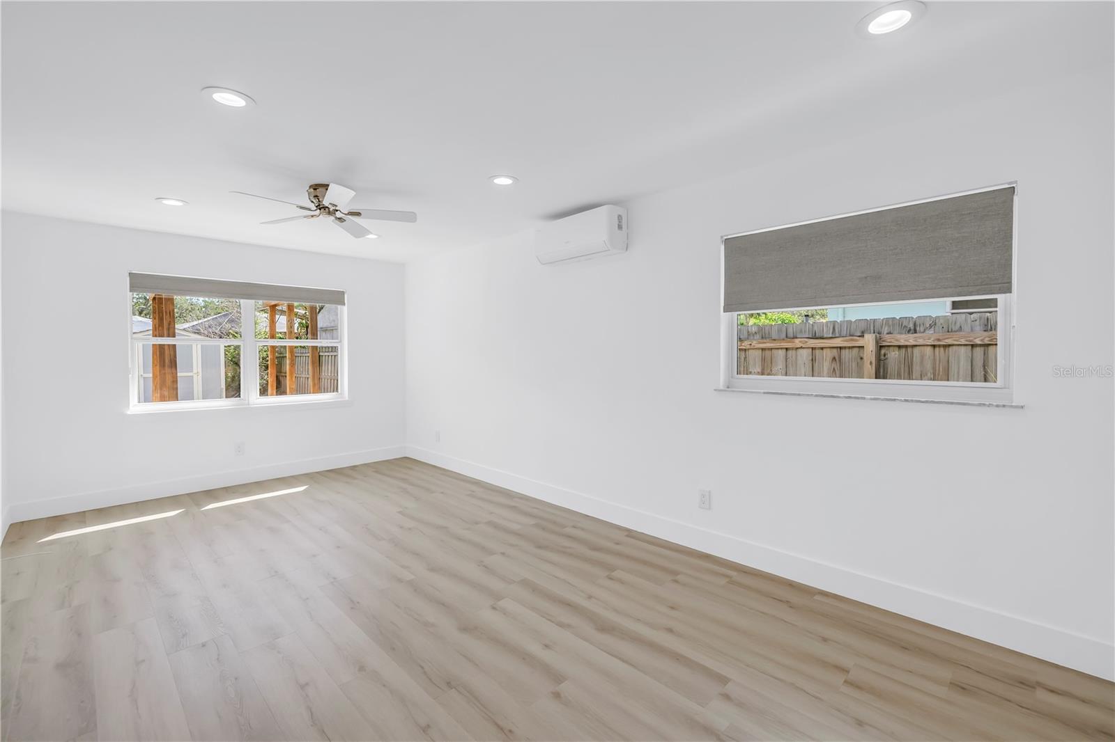 Image 33 of 57 For 412 Mira Vista Drive
