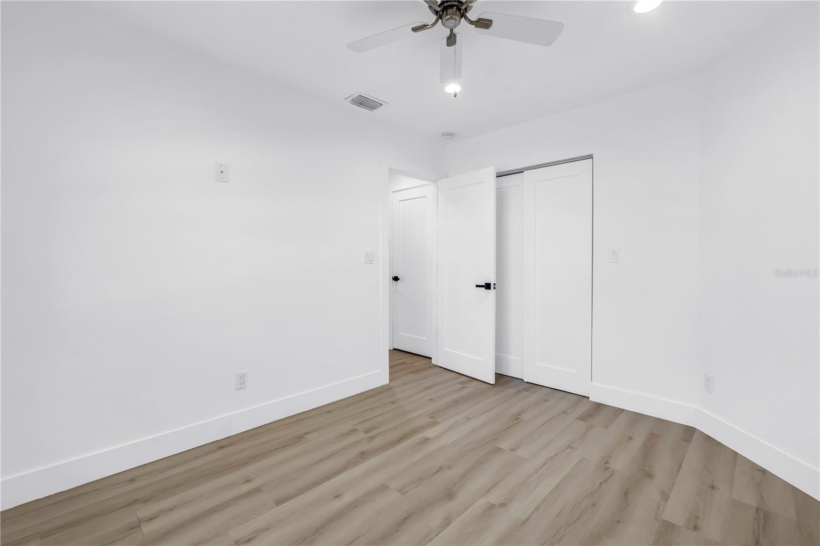 Image 39 of 57 For 412 Mira Vista Drive