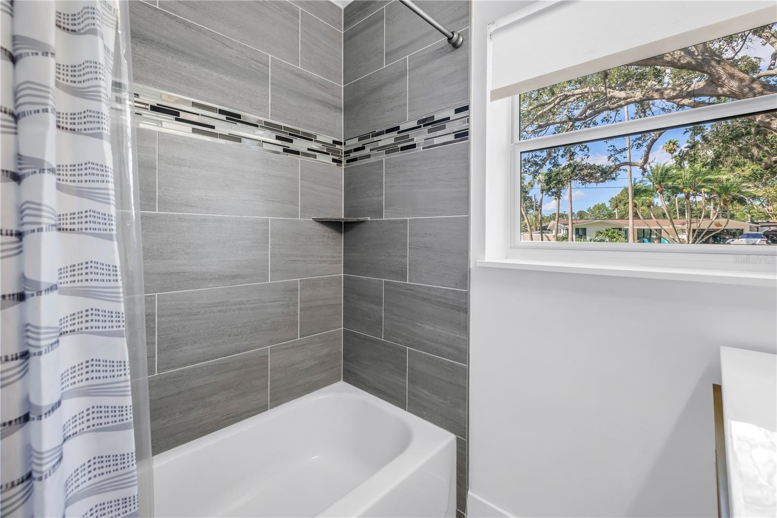 Image 41 of 57 For 412 Mira Vista Drive