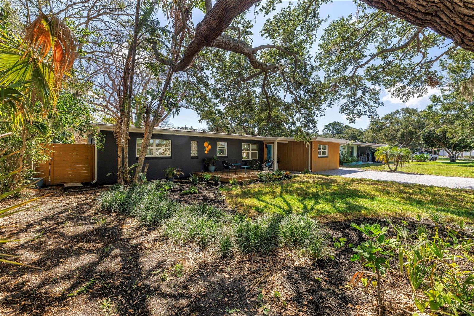 Image 9 of 57 For 412 Mira Vista Drive