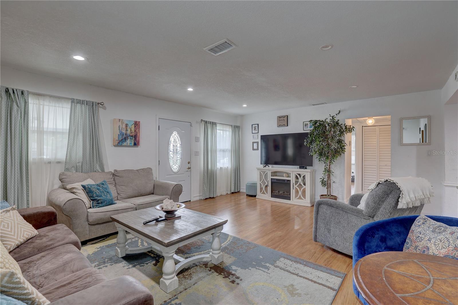 Image 10 of 32 For 3212 34th Avenue N