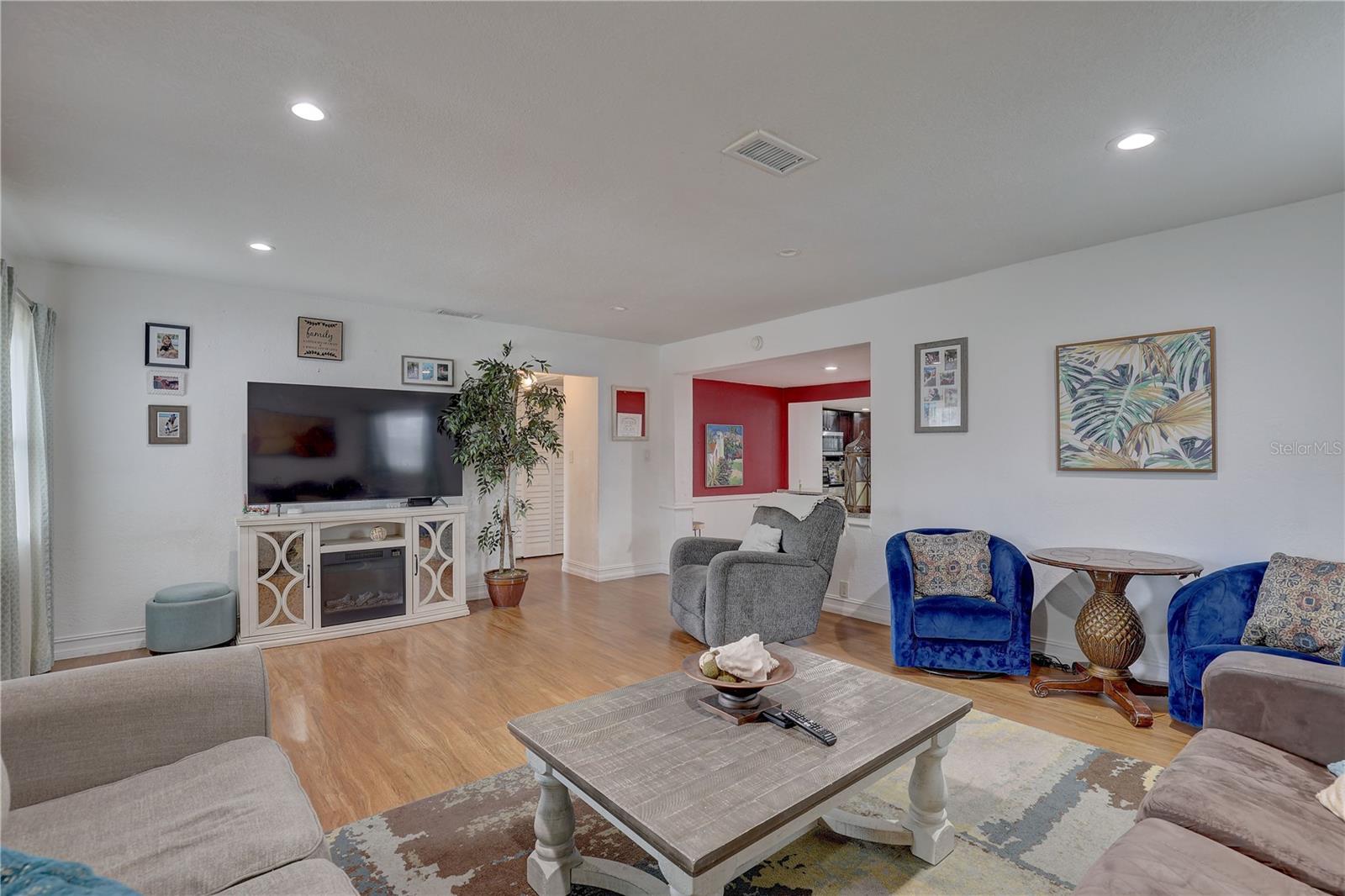Image 11 of 32 For 3212 34th Avenue N