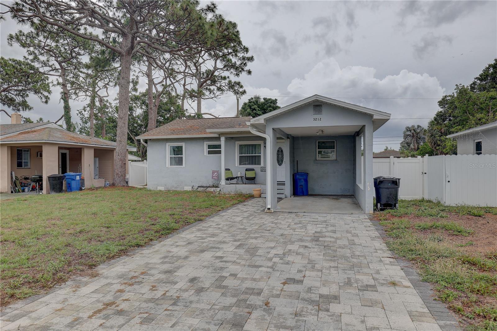 Image 4 of 32 For 3212 34th Avenue N