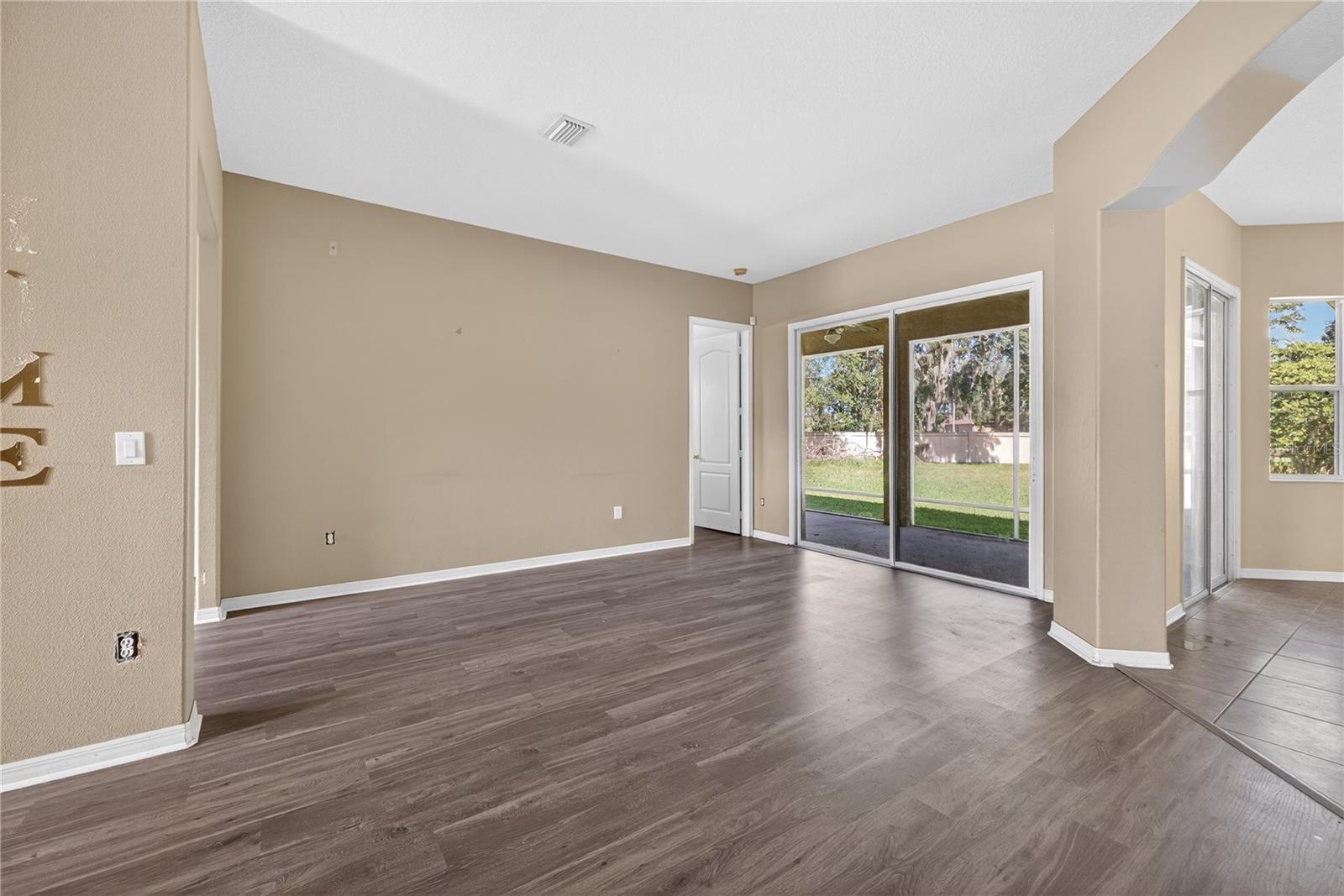 Image 16 of 43 For 1835 Fircrest Court