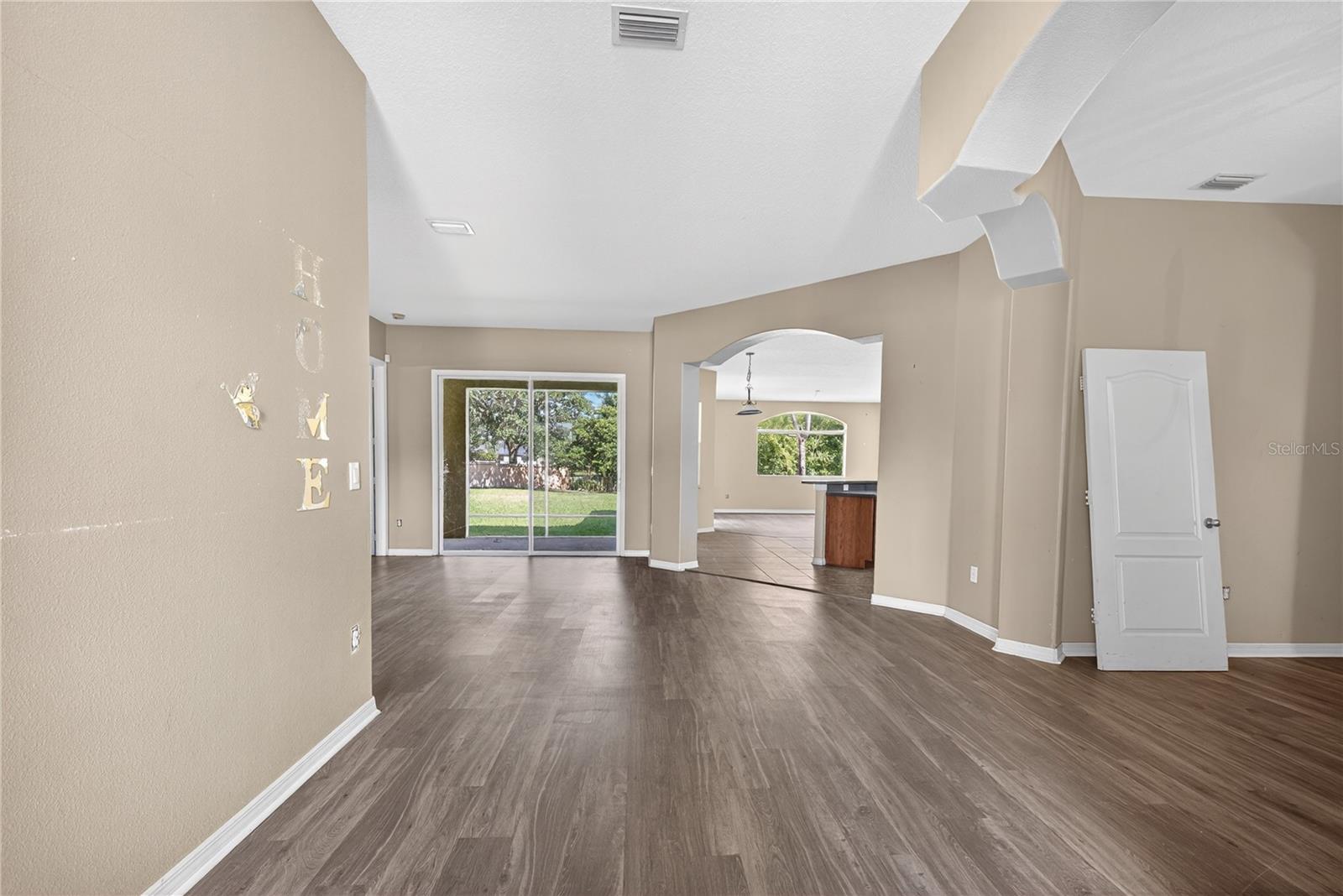 Image 17 of 43 For 1835 Fircrest Court
