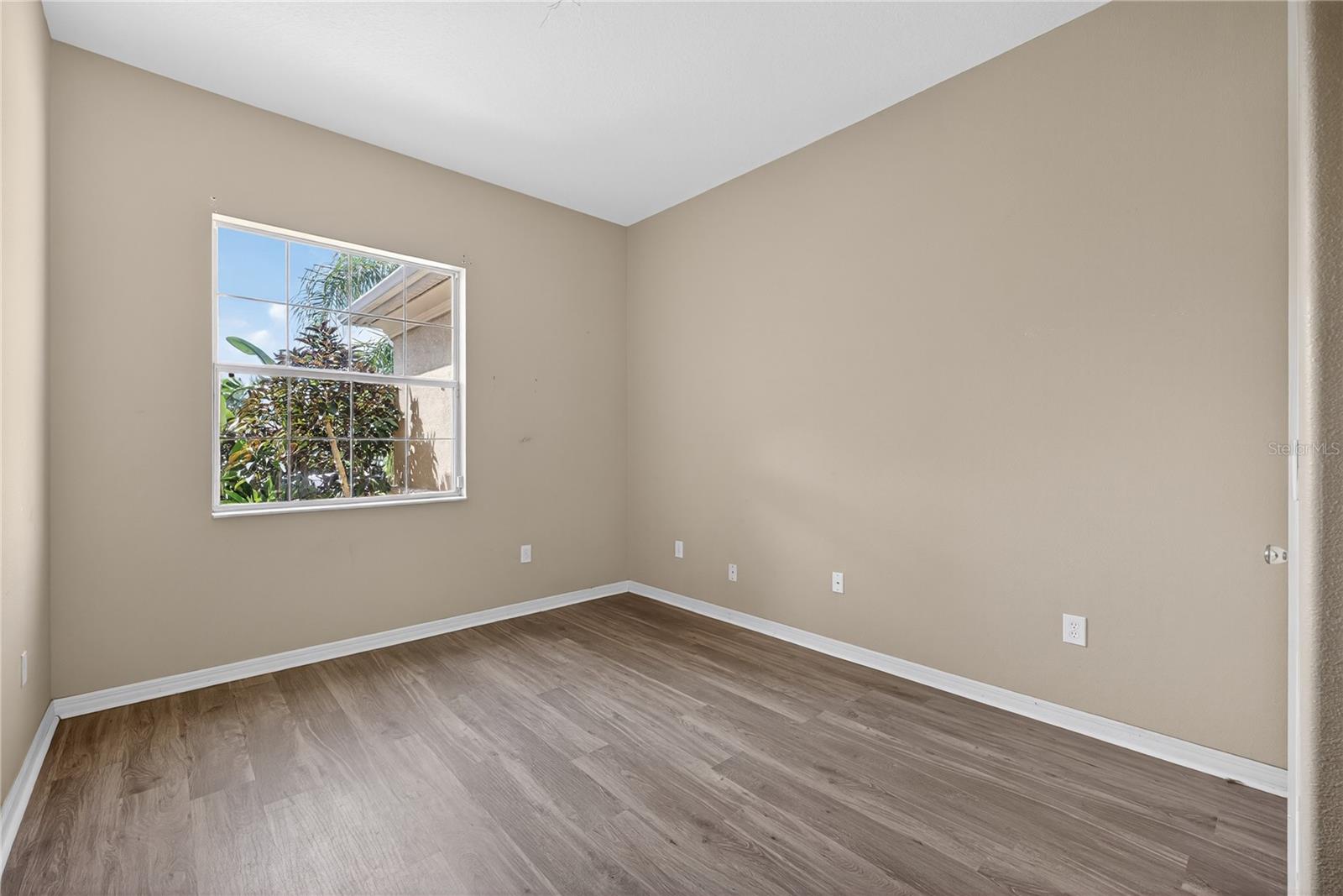 Image 21 of 43 For 1835 Fircrest Court