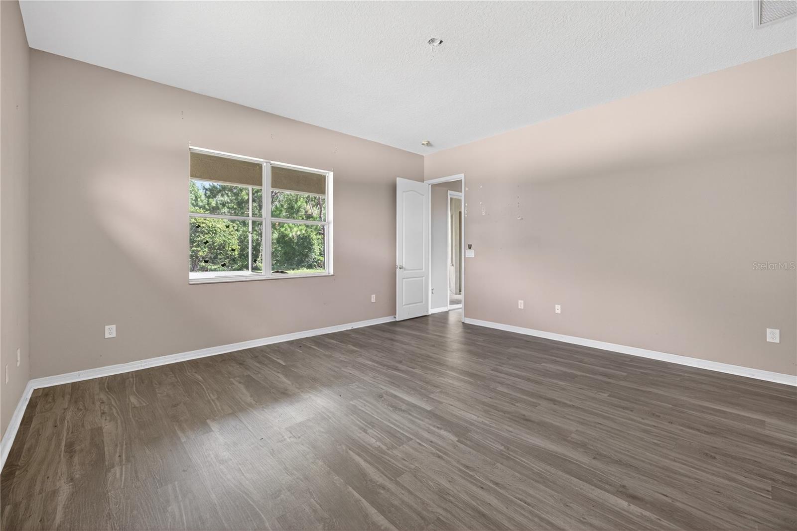 Image 22 of 43 For 1835 Fircrest Court