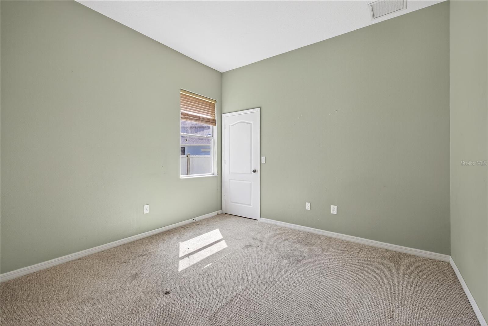 Image 30 of 43 For 1835 Fircrest Court