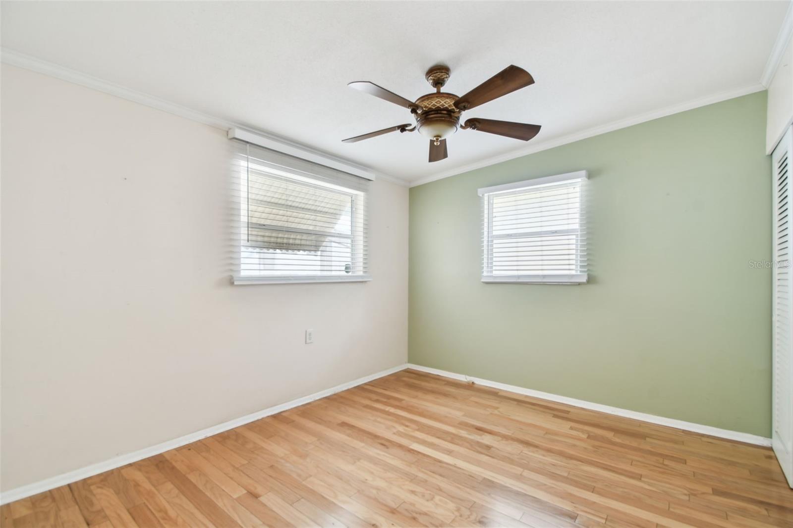 Image 12 of 59 For 516 Northmoor Avenue N