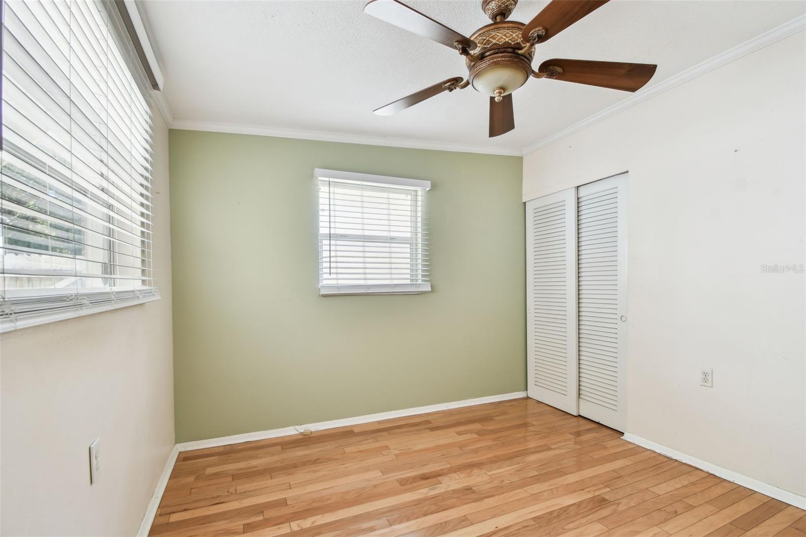 Image 13 of 59 For 516 Northmoor Avenue N