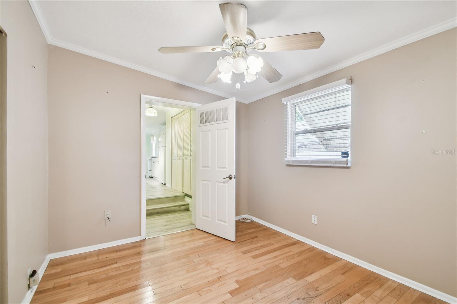 Image 20 of 59 For 516 Northmoor Avenue N