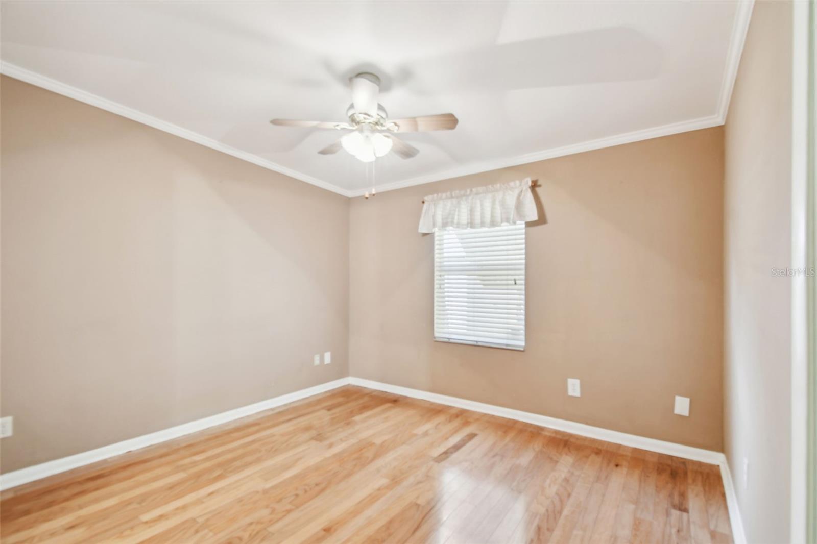 Image 31 of 59 For 516 Northmoor Avenue N
