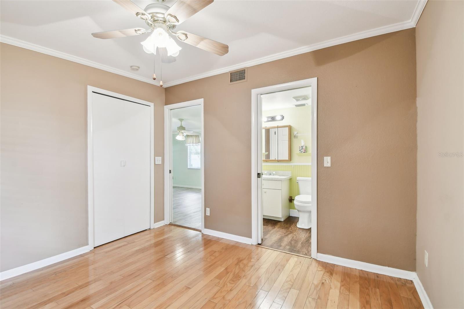 Image 33 of 59 For 516 Northmoor Avenue N