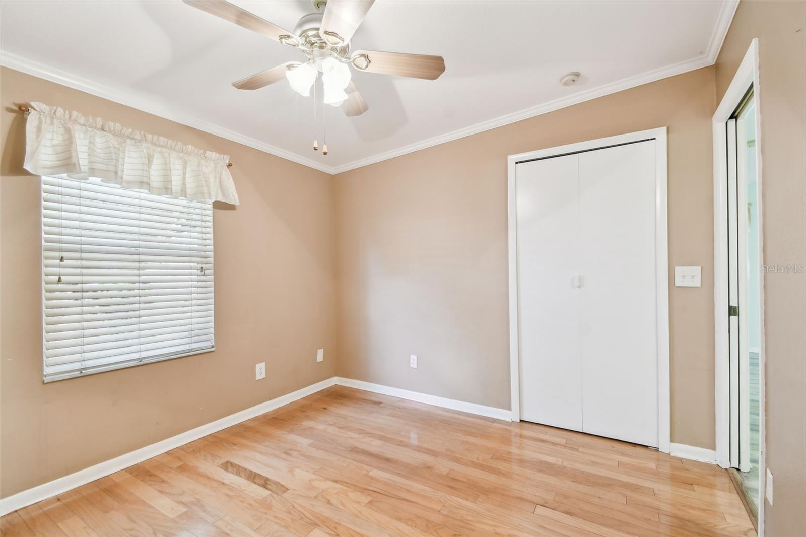 Image 34 of 59 For 516 Northmoor Avenue N