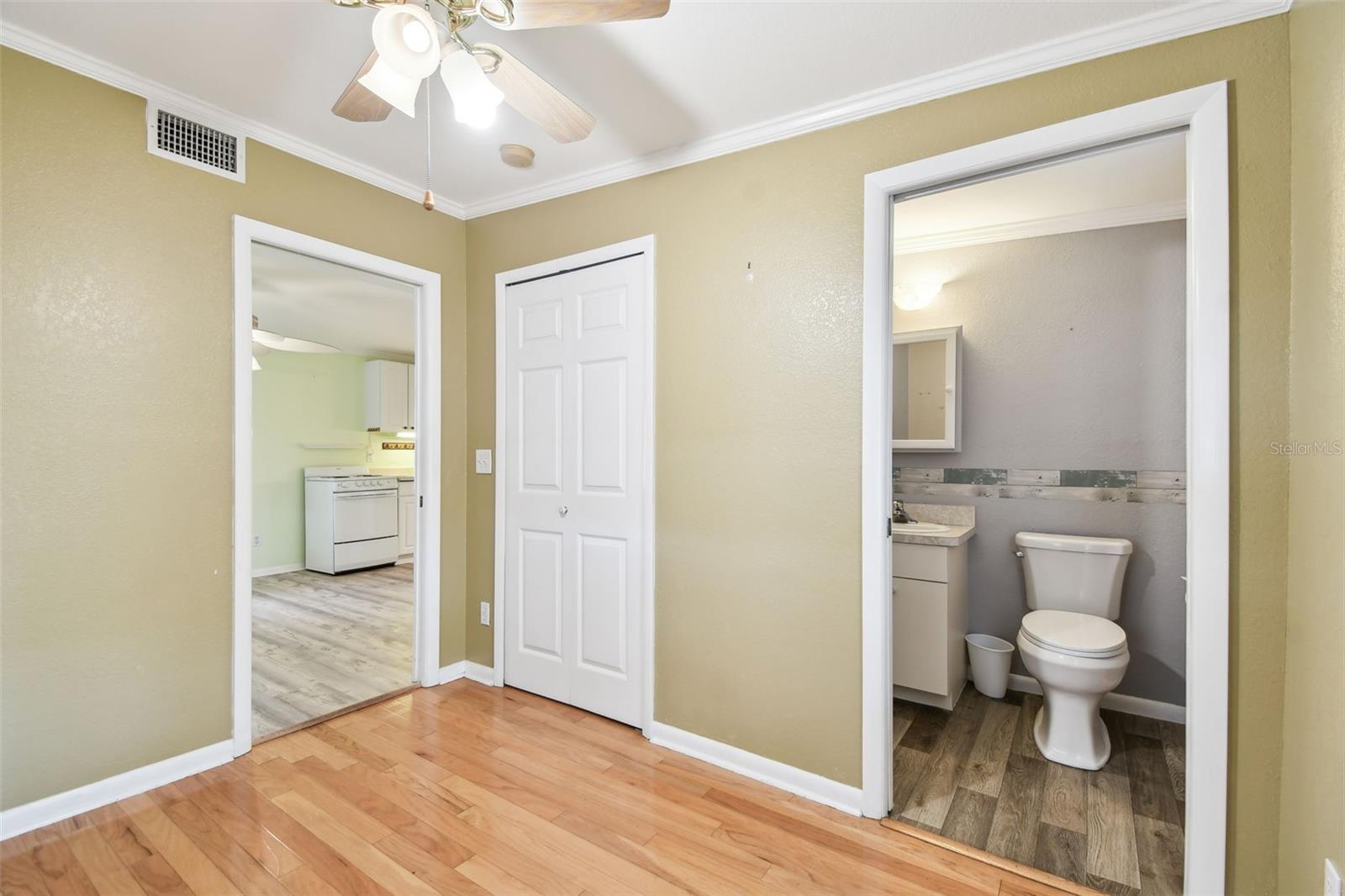 Image 40 of 59 For 516 Northmoor Avenue N